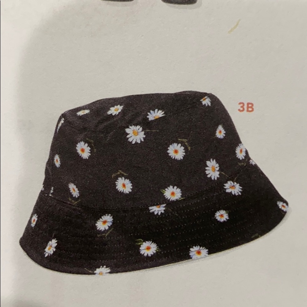 Alice & Olivia reversible bucket hat